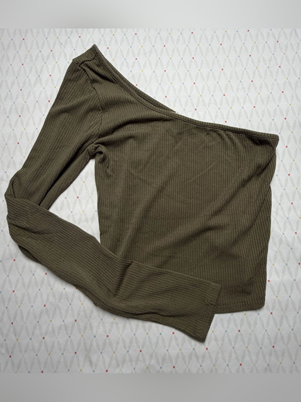 Garage Olive Green Ribbed One-Shoulder Long Sleeve Top – Size XS
